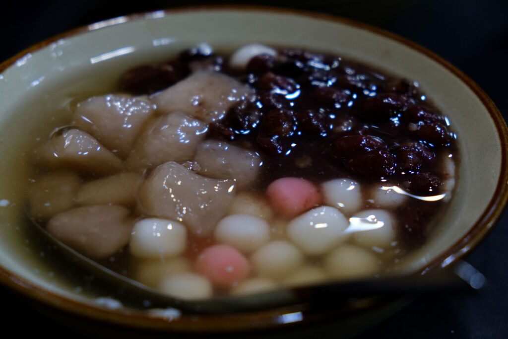 燒仙草配料大戰再掀討論！網友力推「硬花生」稱本體：不加爆不行