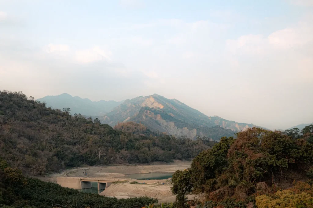 竹山加走寮溪崩塌成堰塞湖下游加強警戒