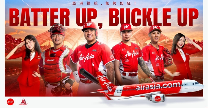 AirAsia亞洲航空首度跨界與中華職棒味全龍合作，於4月17日19日在天母棒球場推出「亞洲領航, 氣勢如紅Batter up, Buckle up聯名航空主題日」，正式開啟航空品牌與臺灣棒球文化的全新合作。（味全龍提供）